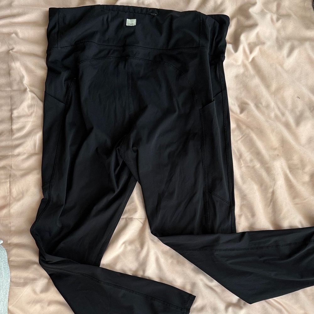 Vuori Black High-Waisted Leggings